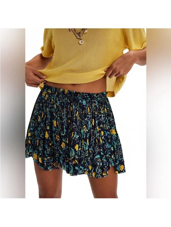 Free People Third Time Charm Ditsy Floral mini skirt size small - Picture 5 of 6